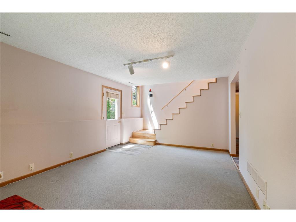 2006 11th Avenue NE Austin MN 55912 - Dobbins Creek 7087514 image10