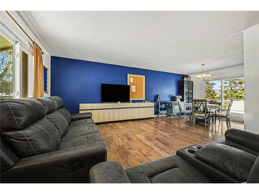 2006 E 115th Street Burnsville MN 55337 7039919 image5