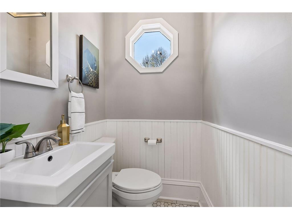 2006 Fremont Avenue S Minneapolis MN 55405 7086794 image21