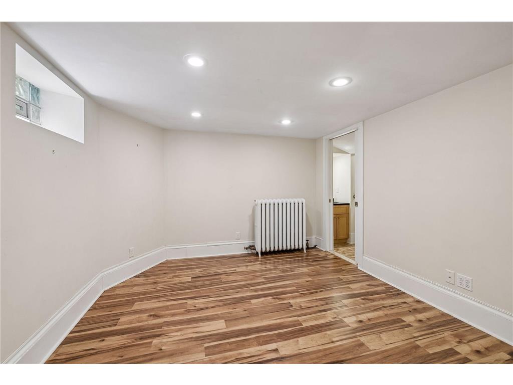 2006 Fremont Avenue S Minneapolis MN 55405 7086794 image38