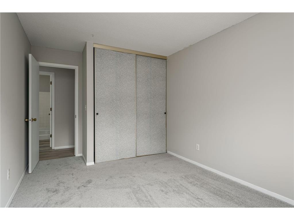 2007 E 122nd Street #B15 Burnsville MN 55337 7040571 image16