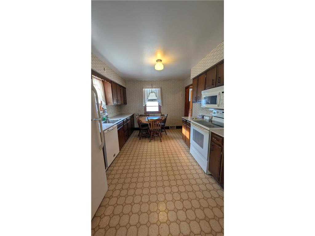 2008 2nd Avenue SE Austin MN 55912 7065659 image9