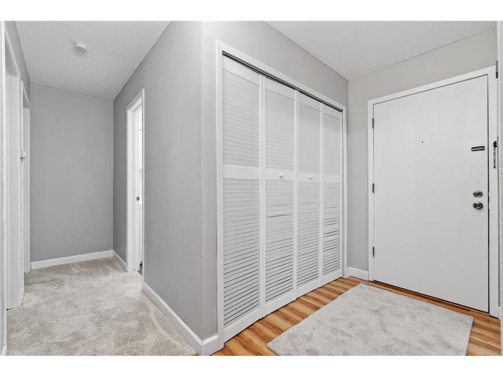 2009 E 122nd Street #C8 Burnsville MN 55337 7077907 image3
