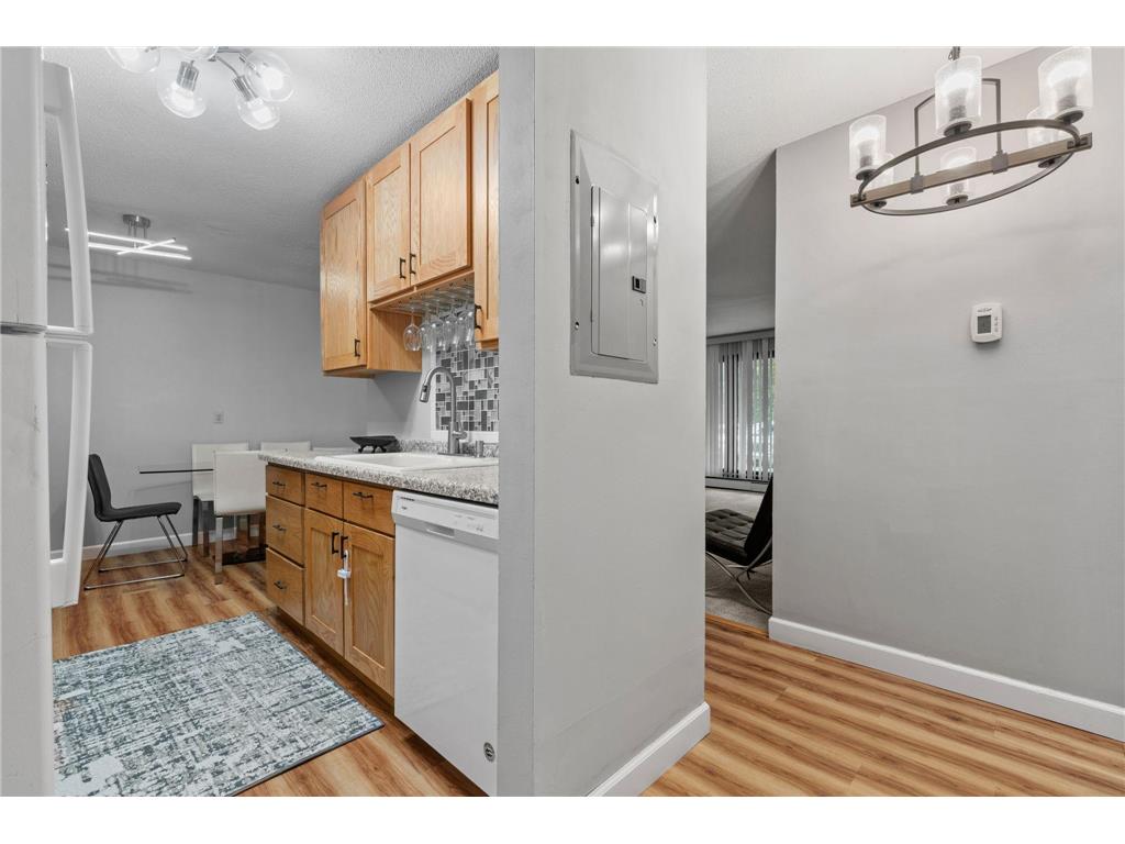 2009 E 122nd Street #C8 Burnsville MN 55337 7077907 image4