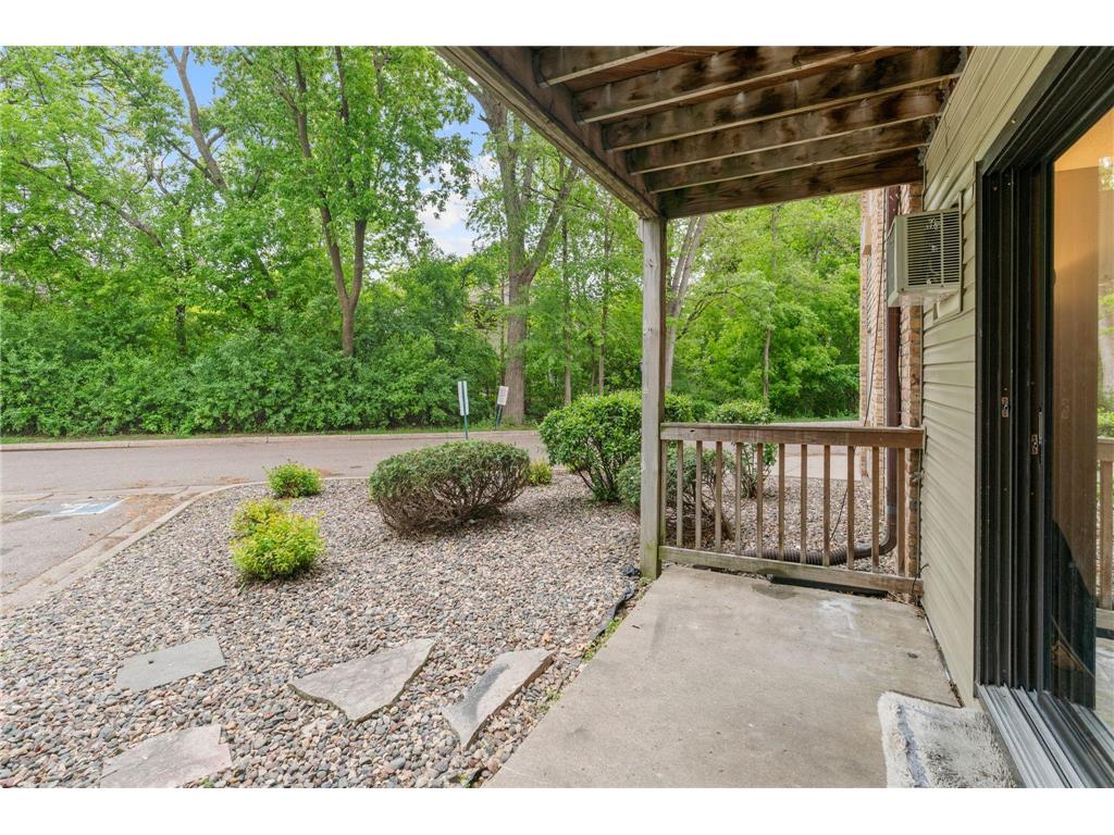 2009 E 122nd Street #C8 Burnsville MN 55337 7077907 image6