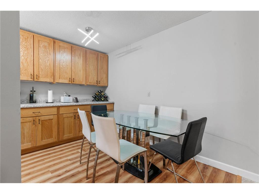 2009 E 122nd Street #C8 Burnsville MN 55337 7077907 image8