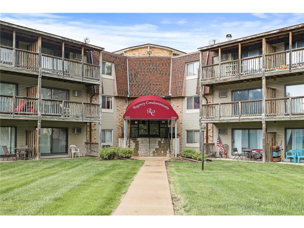 2009 E 122nd Street #C9 Burnsville MN 55337 6778308 image1