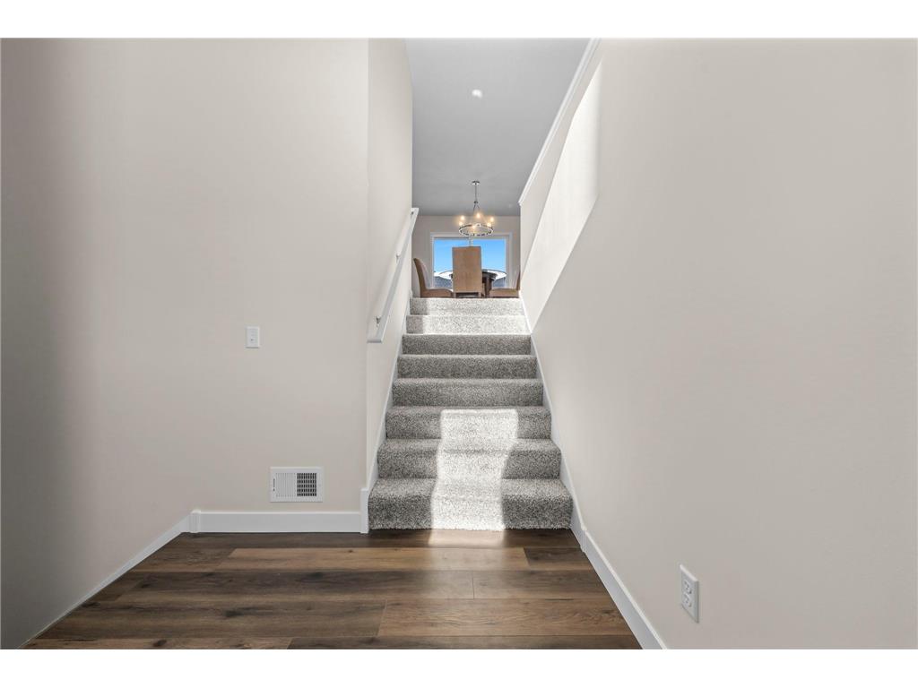 2009 Goldenray Drive Faribault MN 55021 7044435 image3