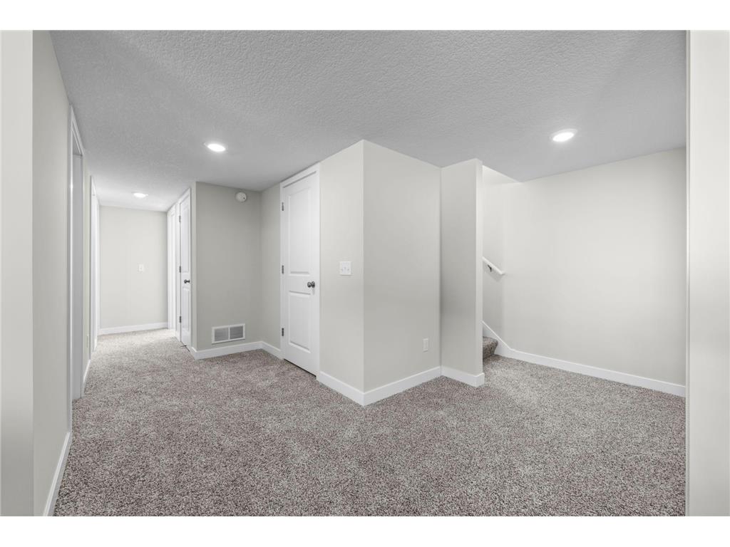 2009 Goldenray Drive Faribault MN 55021 7044435 image43