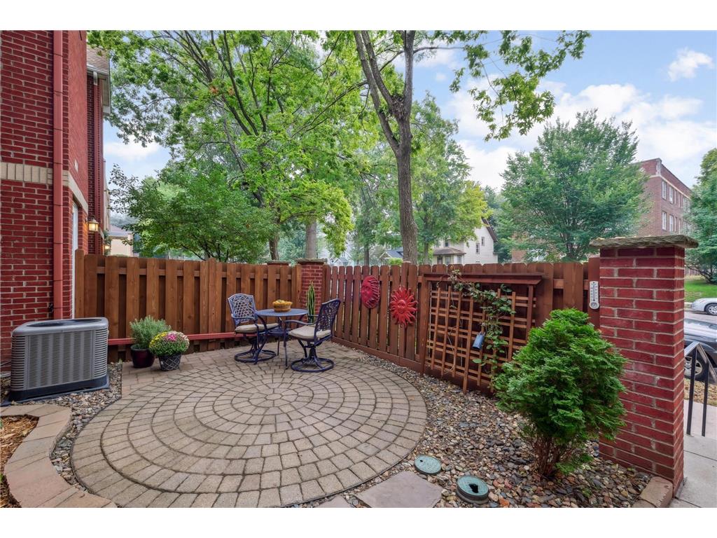 2009 Grand Avenue Saint Paul MN 55105 6825849 image1
