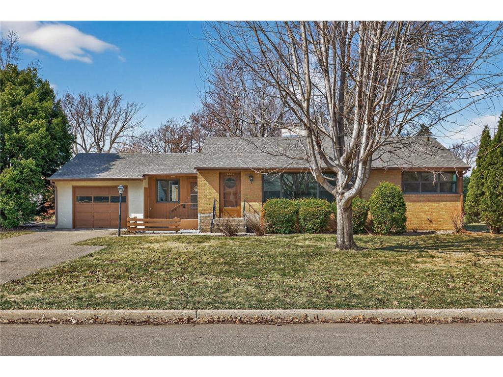 2009 Wheeler Street N Roseville MN 55113 6799176 image1