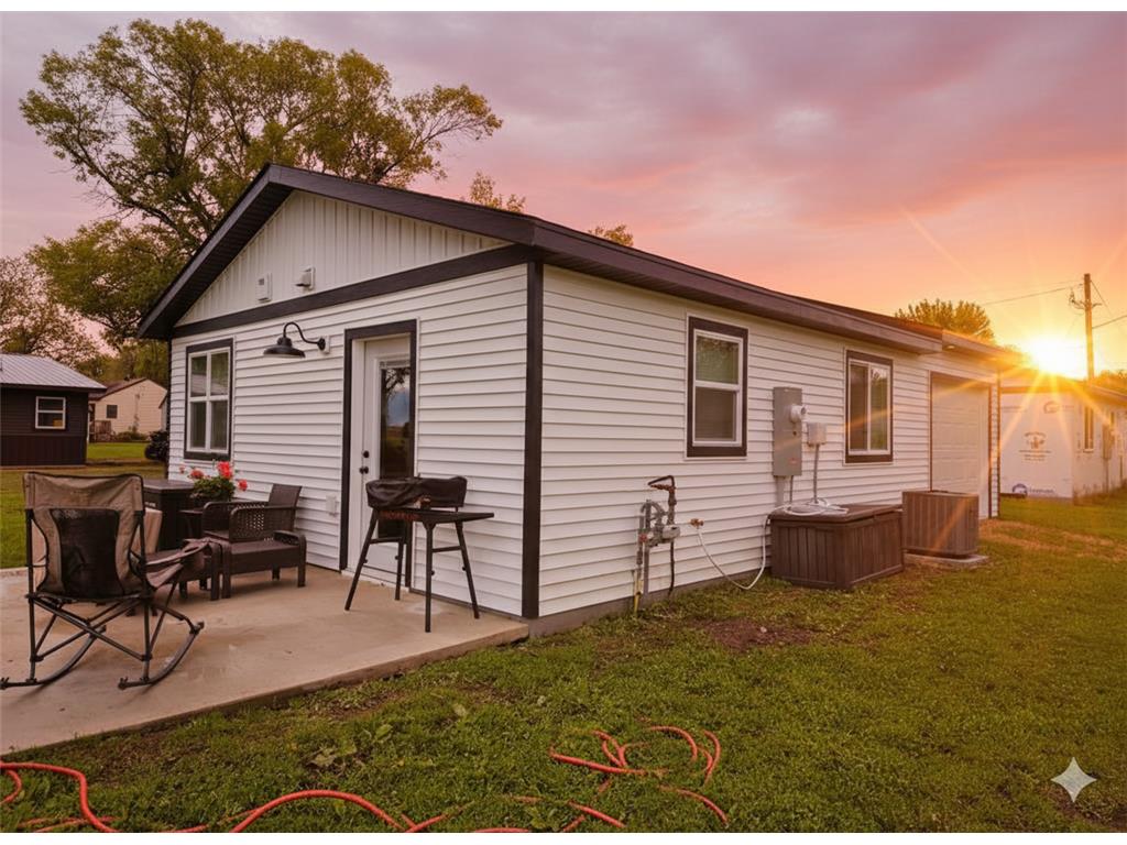 201 1/2 10th Avenue SE Pipestone MN 56164 7036364 image1