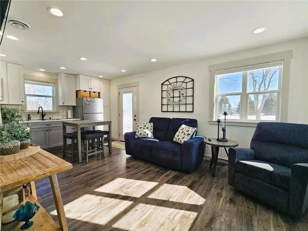 201 1/2 10th Avenue SE Pipestone MN 56164 7036364 image5