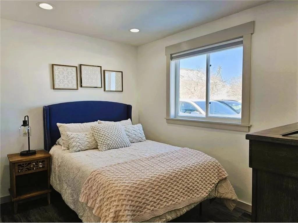 201 1/2 10th Avenue SE Pipestone MN 56164 7036364 image8