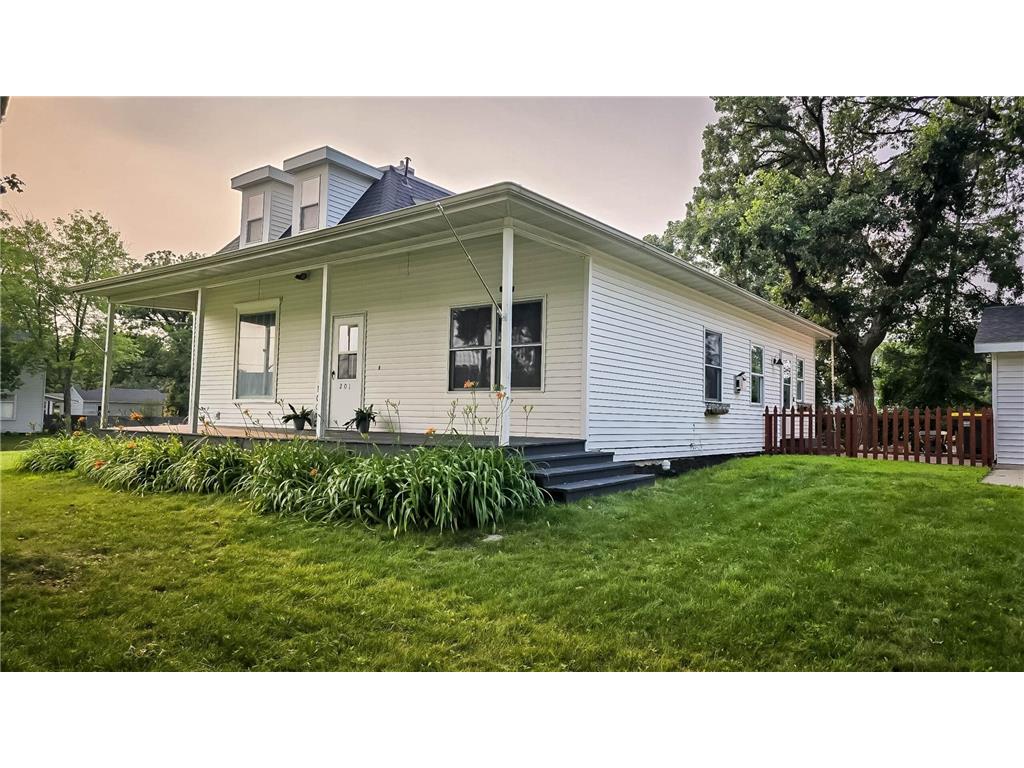 201 1st Avenue NE New London MN 56273 6573836 image1