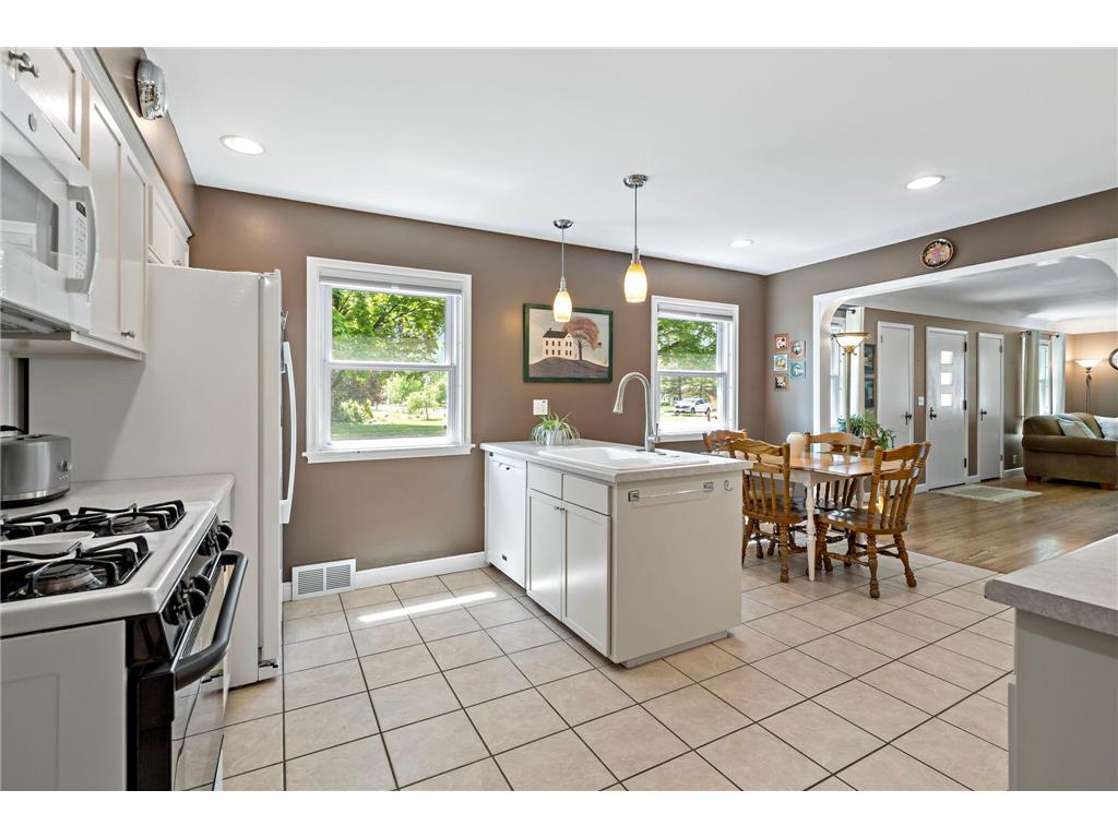 201 2nd Street NE Osseo MN 55369 7050876 image5