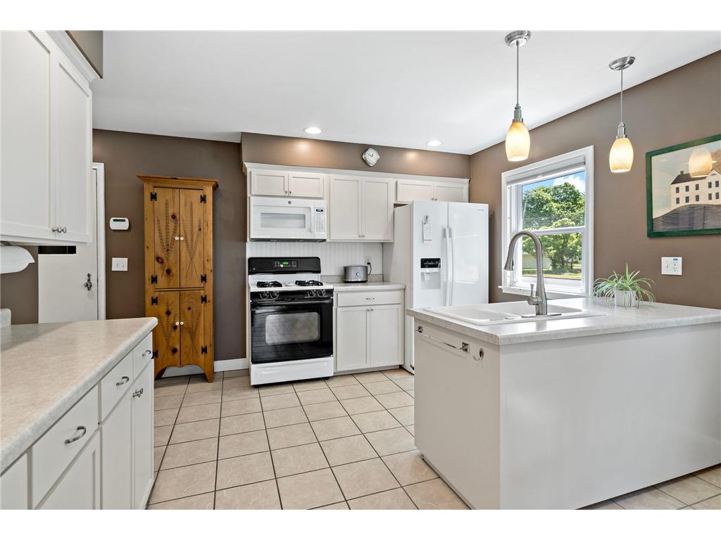 201 2nd Street NE Osseo MN 55369 7050876 image6