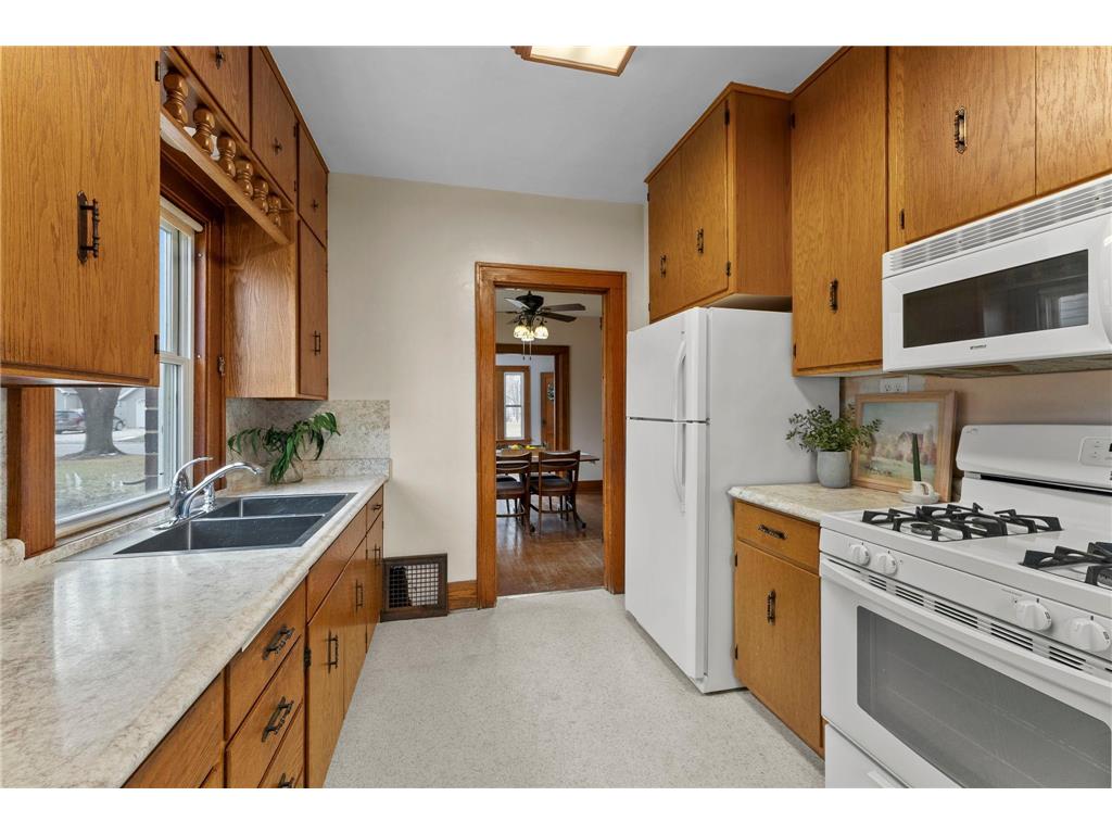 201 3rd Street S Raymond MN 56282 7035658 image24