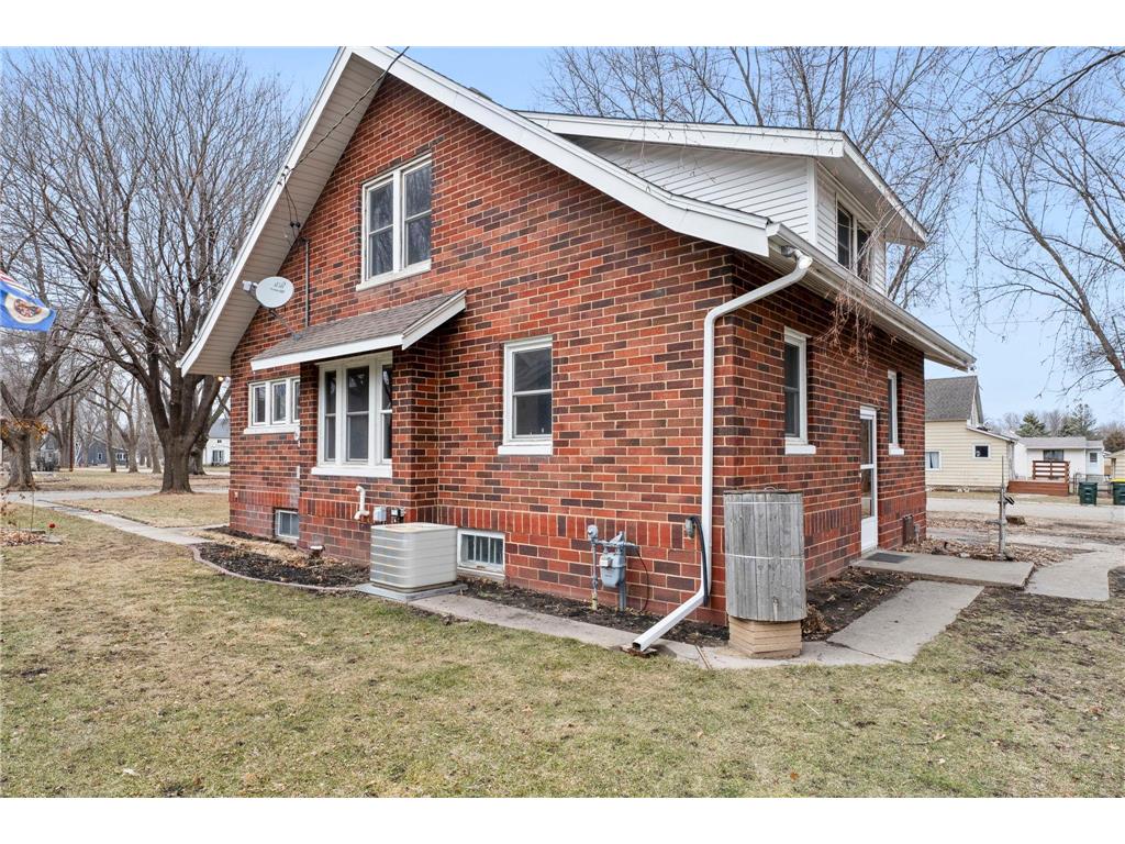 201 3rd Street S Raymond MN 56282 7035658 image51