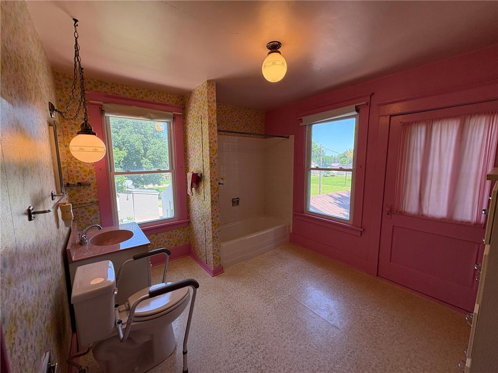 201 3rd Street SE Renville MN 56284 6749328 image16