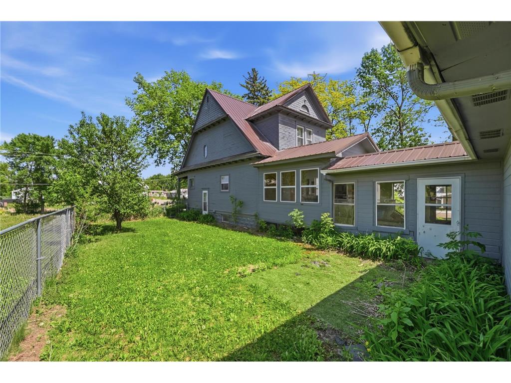 201 5th Street N Grove City MN 56243 7083729 image4