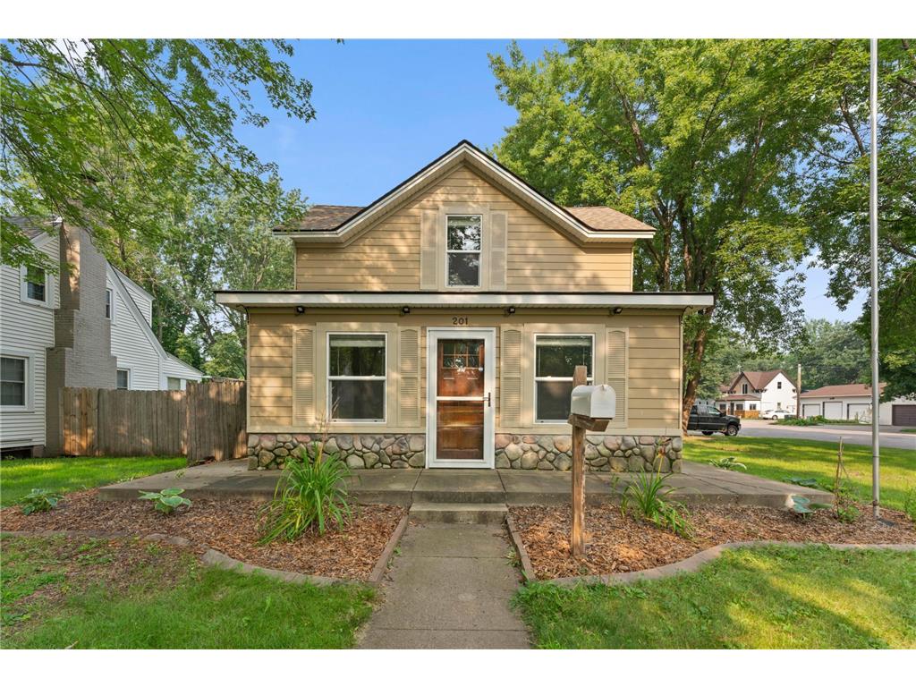 201 8th Avenue S Princeton MN 55371 6763016 image1