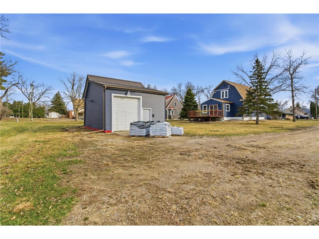 201 Dakota Avenue NE Pennock MN 56279 7047211 image3
