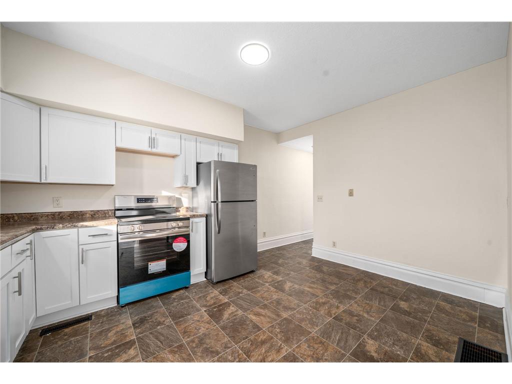 201 E Adams Avenue Luverne MN 56156 7022585 image11