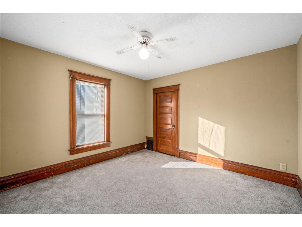 201 E Adams Avenue Luverne MN 56156 7022585 image17