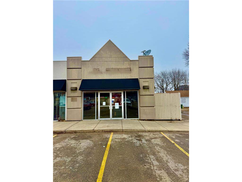 201 E College Drive #D Marshall MN 56258 7018388 image2