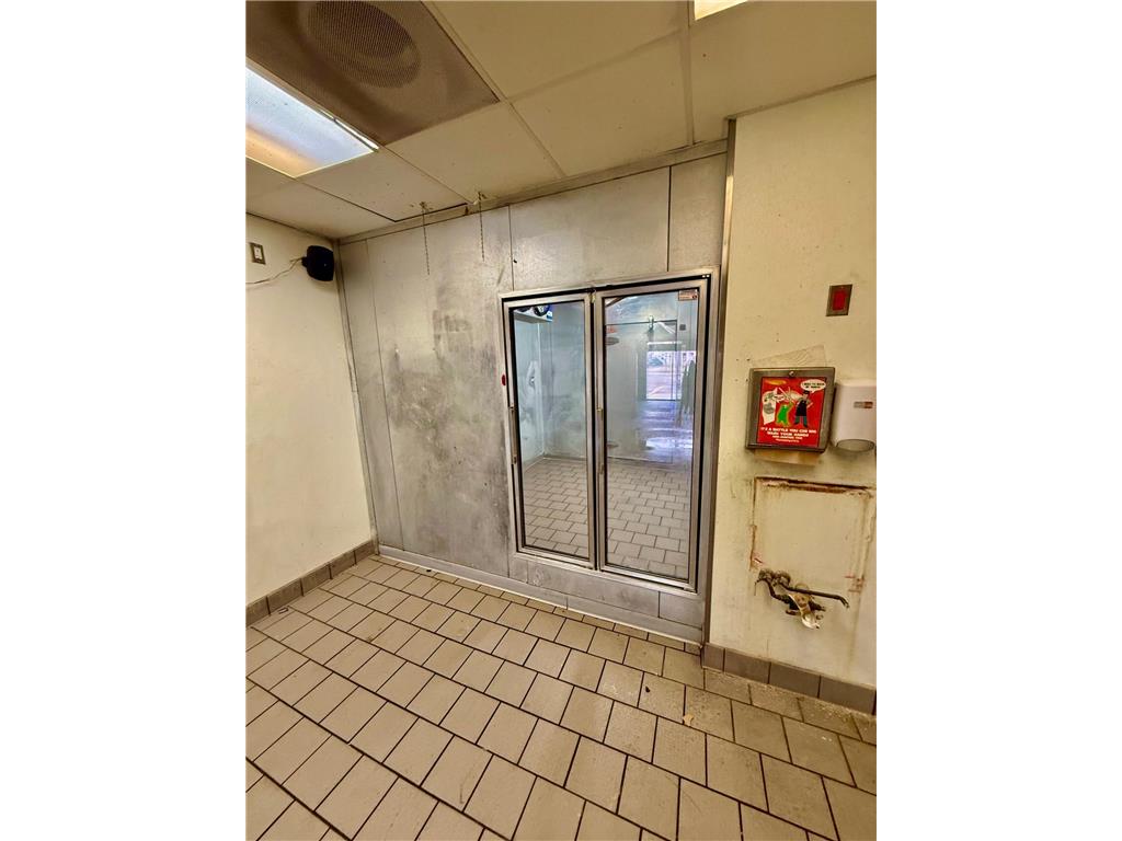201 E College Drive #D Marshall MN 56258 7018388 image9
