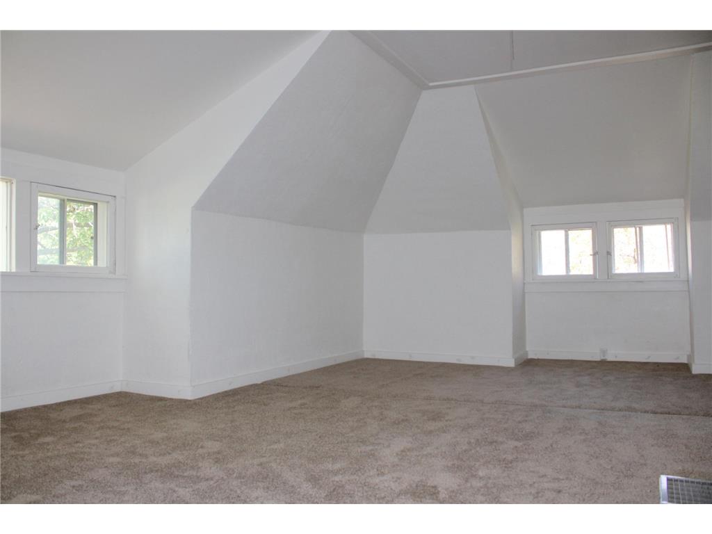 201 Emerson Avenue NE Renville MN 56284 6794104 image17