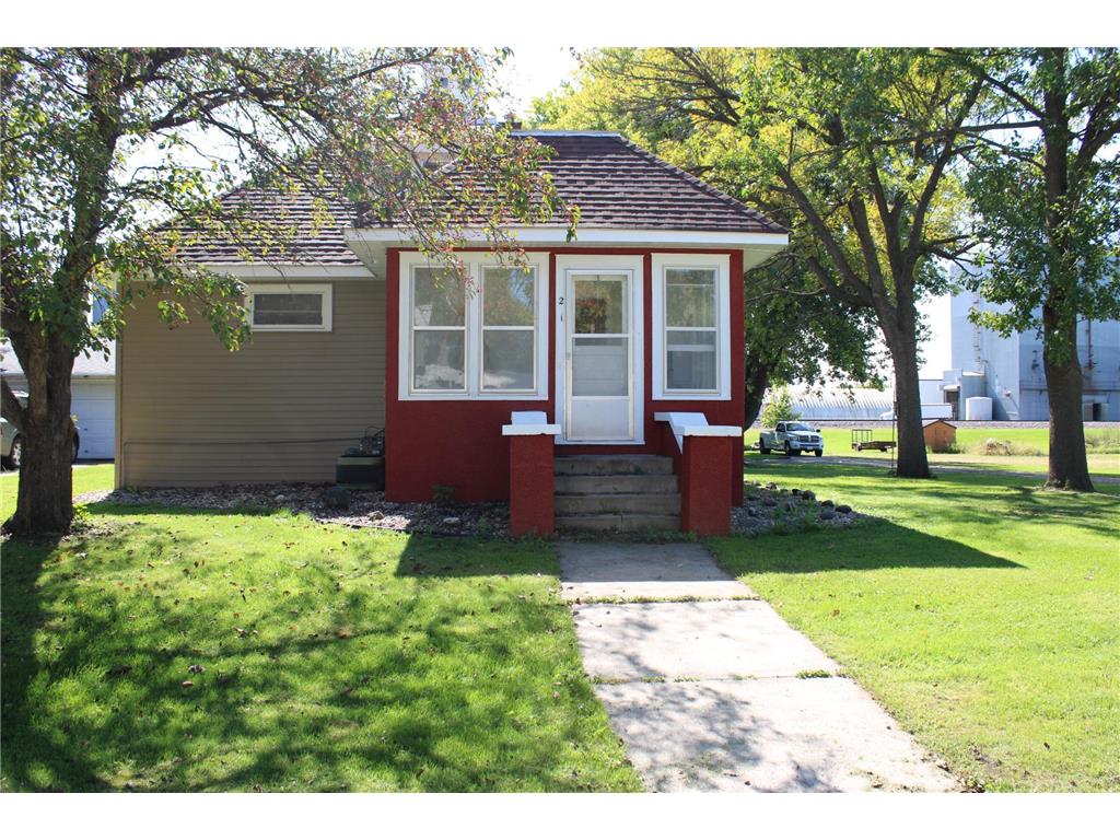 201 Emerson Avenue NE Renville MN 56284 6794104 image2