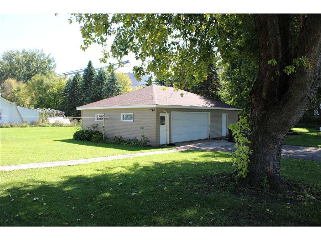 201 Emerson Avenue NE Renville MN 56284 6794104 image6