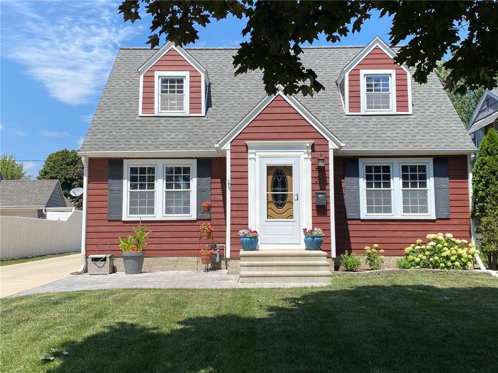 201 Giles Place Albert Lea MN 56007 6407987 image1