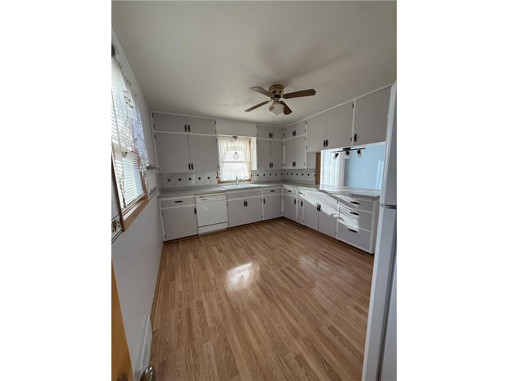 201 N Front Street Okabena MN 56161 7022891 image5