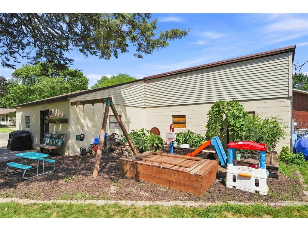 201 N Linden Street Belle Plaine MN 56011 7114192 image37