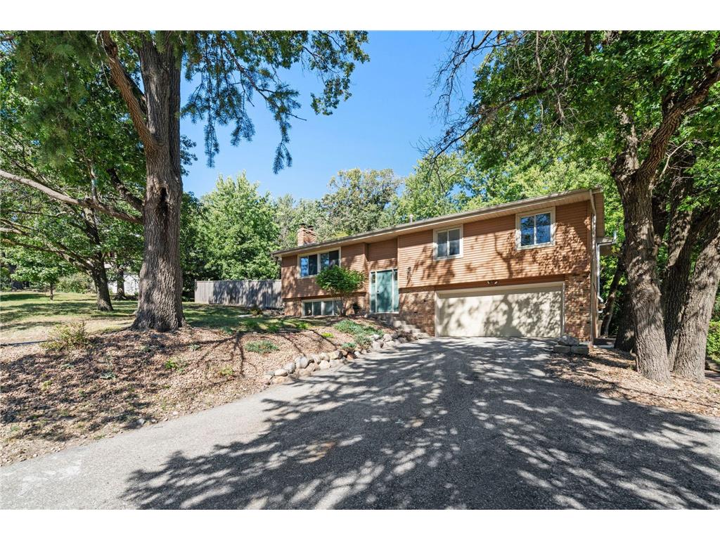 201 Palomino Drive Apple Valley MN 55124 6619998 image1