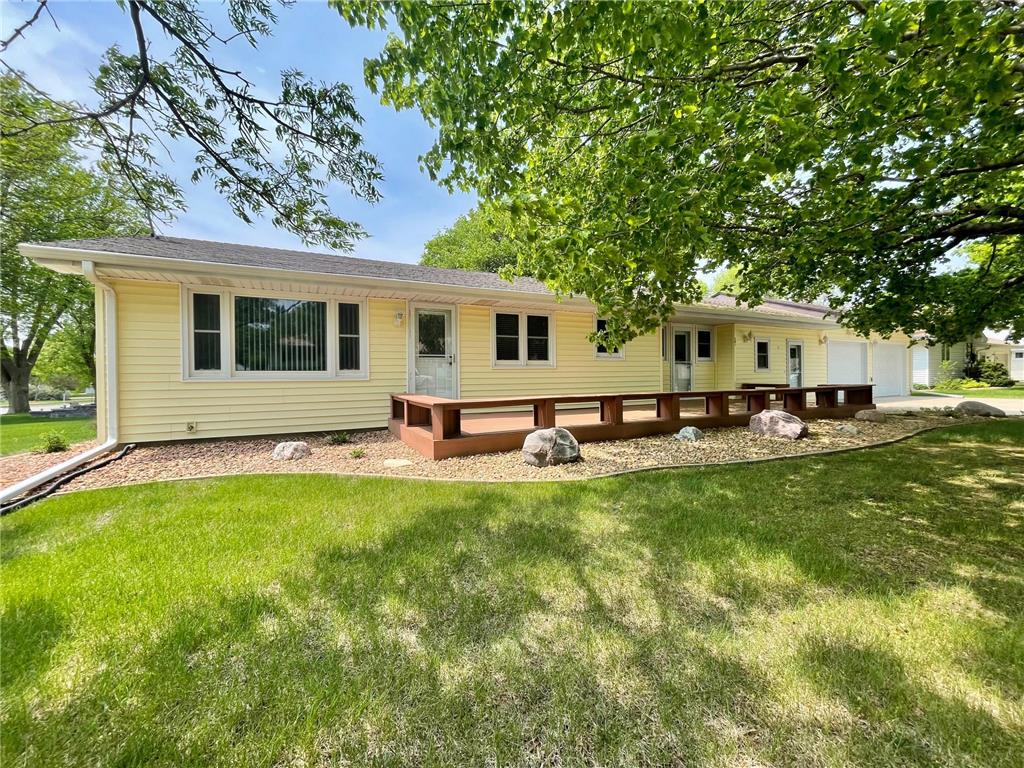 201 Pleasant Street Lakefield MN 56150 6373746 image1