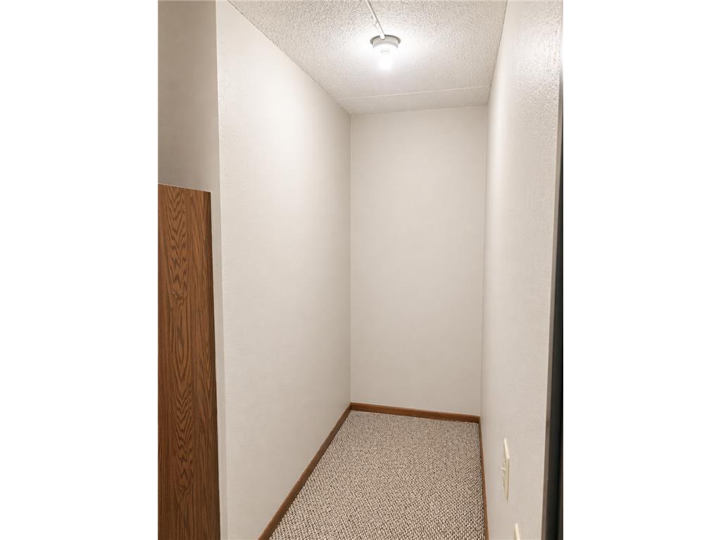 201 S Minnesota Street #G2 Redwood Falls MN 56283 7057615 image9