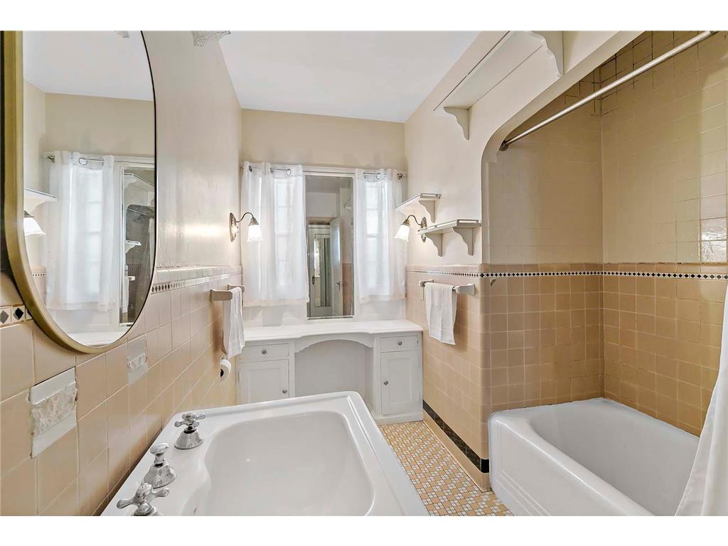 201 W Minnehaha Parkway Minneapolis MN 55419 7005040 image9