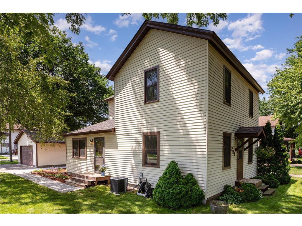 201 Young Street N Prescott WI 54021 6559811 image1