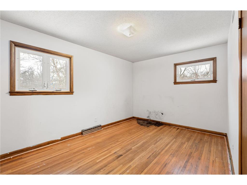 2010 11th Avenue NE Austin MN 55912 6822282 image17