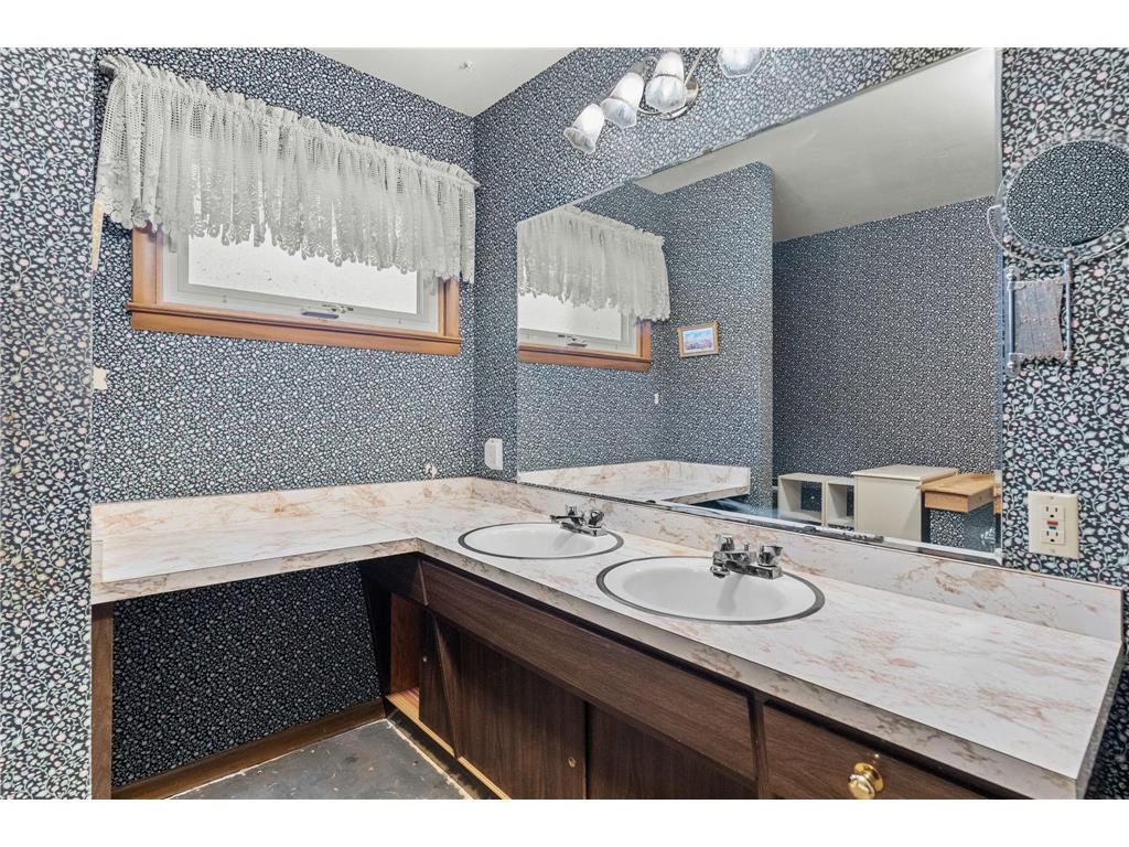 2010 11th Avenue NE Austin MN 55912 6822282 image19