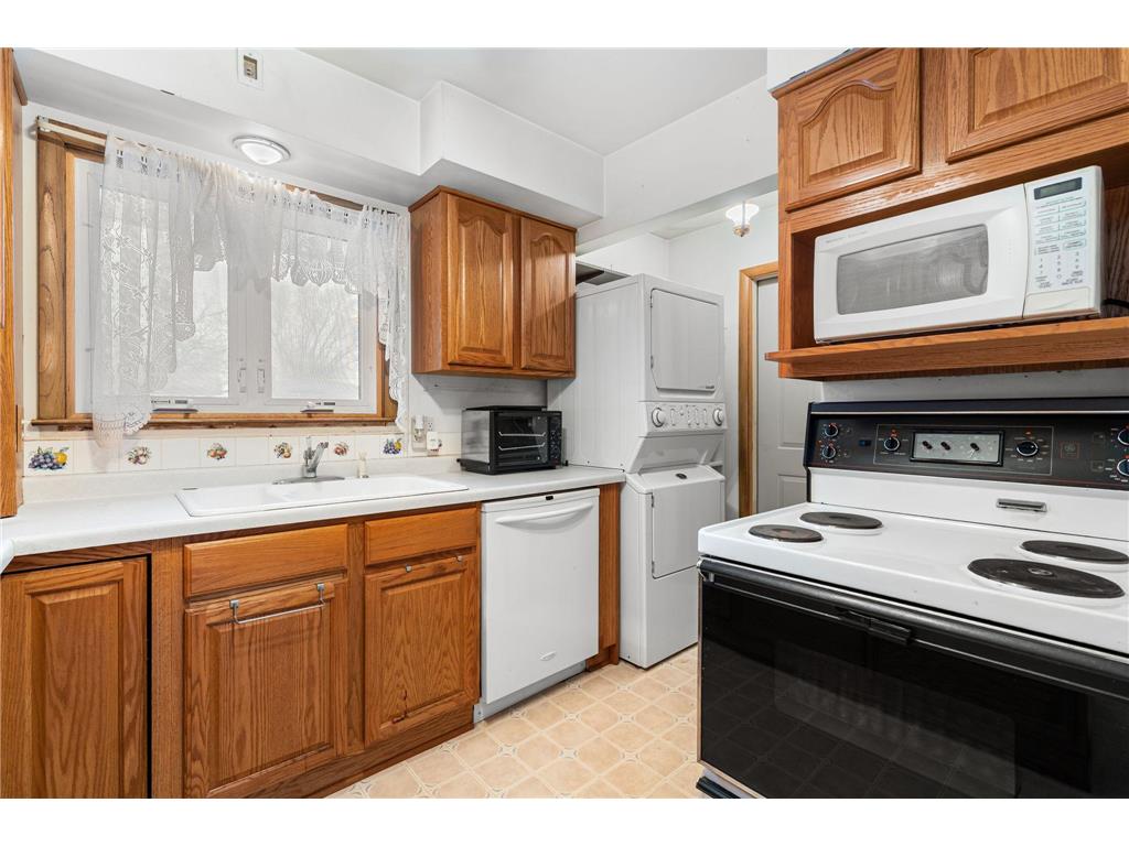 2010 11th Avenue NE Austin MN 55912 6822282 image5