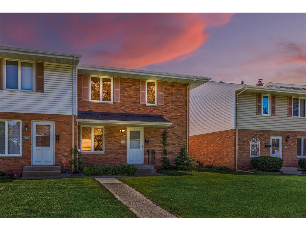 2010 Arkwright Street Maplewood MN 55117 7037831 image1
