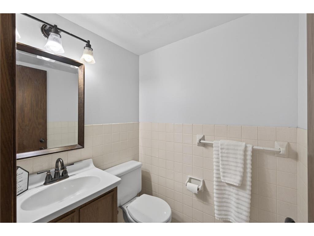 2010 Arkwright Street Maplewood MN 55117 7037831 image16