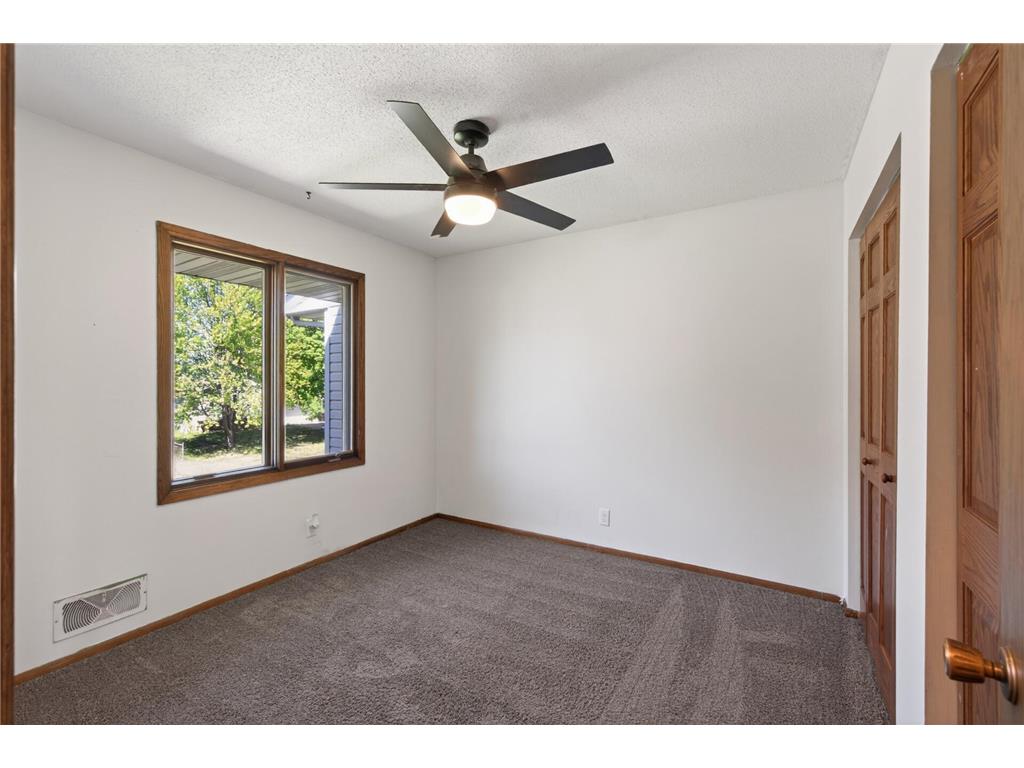 2010 Arkwright Street Maplewood MN 55117 7037831 image17
