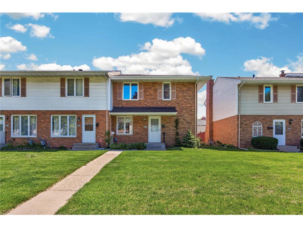 2010 Arkwright Street Maplewood MN 55117 7037831 image2