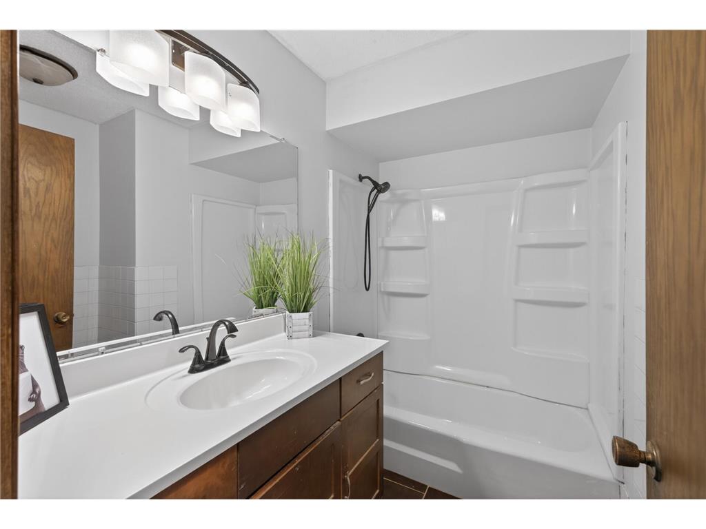 2010 Arkwright Street Maplewood MN 55117 7037831 image22